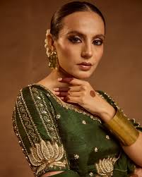 Krunali Shah (@signature_by_ks) • Instagram photos and videos