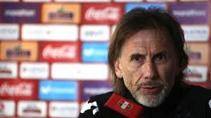 Las conferencias de prensa suelen organizarse para que los periodistas y otros asistentes puedan hacer por ejemplo, puedes decir hola nombre del orador, me llamo _____ y estoy aquí hoy llega temprano a la conferencia de prensa. Conferencia De Prensa De Ricardo Gareca En Vivo Seleccion Peruana As Peru
