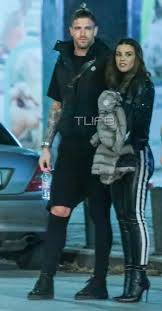 O αλέξανδρος πασχαλάκης προσπάθησε να κλείσει την ιστορία που άνοιξε μετά το επεισόδιο που είχε με οπαδούς του παοκ μετά το ντέρμπι με τον ο αλέξανδρος πασχαλάκης μίλησε για το κυριακάτικο ντέρμπι με την αεκ στο οακα το οποίο δεν θα έχει παλμό εξαιτίας της απουσίας κόσμου, ενώ. Papadopoyloy Pasxalakhs Full In Love Stoys Dromoys Ths 8essalonikhs