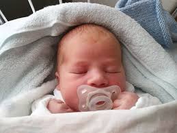 Fiocco azzurro al Morelli: l'ultimo nato del 2022 è Jonas