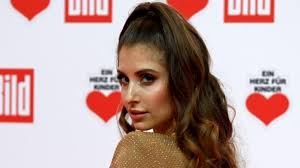 Mats hummels' frau als zielscheibe für bodyshaming. Cathy Hummels Spielerfrau Geht Zum Friseur Und Erntet Shitstorm News De