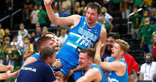 Todo de eslovenia en el primer cuarto, con un protagonista principal: Tokio 2020 Luka Doncic Y Eslovenia Seran Rivales De Argentina En Los Juegos Olimpicos Lpd