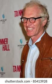 1+ Hundred Brad_hall Royalty-Free Images, Stock Photos & Pictures