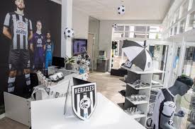 This transfer statistic shows the compact view of the most expensive signings by heracles almelo in the 19/20 season. Tweede Fanshop Van Heracles Almelo Geopend Indebuurt Almelo