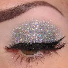 Glitter Coastal Scents Glitter Silver Hologram Patted On Lid And Crease With Mac 239 Eyemakeuporange Goz Makyaji Rehberleri Goz Fari Fantastik Makyaj