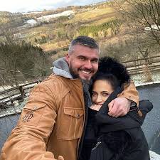 Čenda s janou nemají v životě na růžích ustláno. Nova Laska Pod Drobnohledem Tchyne Balzerove Blondynu Petru Hrebickovou Ceka Vip Skandaly A Aferky Krajske Listy Cz