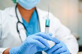 Uma vacina tipicamente contém um agente que se assemelha a um microrganismo causador de doenças e é muitas vezes feito de formas enfraquecidas ou mortas do micróbio. Pfizer Comeca A Testar Vacina Contra Coronavirus Em Humanos Na Alemanha Exame