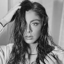 KYLIE MORAN (@kylie_morann) • Instagram photos and videos