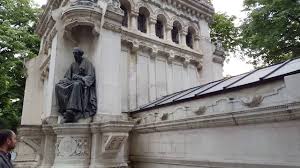 După slujba religioasă de la capela cimitirului, sicriul cu trupul neînsufleţit al lui radu beligan, acoperit cu steagul româniei, a fost purtat de militari. Monumentele Din Cimitirul Bellu Youtube