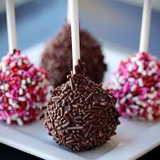 Les Cake Pops Recette Ptitchef Recette En 2020 Gateaux Sucettes Au Chocolat Gateau Double Chocolat Gateau Savoureux