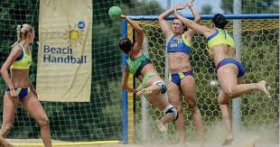 In the olympics sphere, it's included only in the youth olympic games. Beach Handball Tornetz Hexagonale Maschenstellung