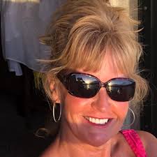 I got alot of DMs from my cleaning closet post with questions regarding my  vacuum and vacuum preferences! So I thought I'd make a post! I actually use  3 different vacuums. I