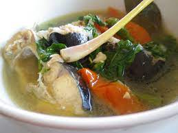 Sop ikan patin kuah bening siap disajikan bersama nasi hangat. Yuk Masak Sup Ikan Patin Kemangi Super Segar