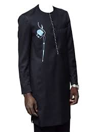 Pourquoi le sénégalais est mauvais et surtout aimant les polémiques j'ai regardez l'intervention de obama aucun homme politique, d'hier, d'aujourd'hui n'y est pour rien, c'est la construction de l'homo senegalensis ! Sartorisen Haute Couture Senegalaise Africaine African Men Fashion African Attire For Men Mens Fashion Casual Summer