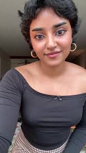 Shreya Narayanan's Instagram, Twitter & Facebook