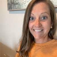 Melissa Saeger's Instagram, Twitter & Facebook