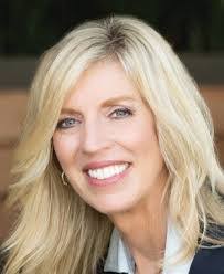 Traci Simonsen's Instagram, Twitter & Facebook