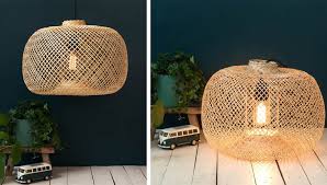 La nouvelle tendance pour un abat jour chic est l'abat jour en velours pour une ambiance feutrée. Lampe A Poser En Rotin