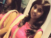 Manoj Vashisht Elder Daughter Cremates His Dead Body