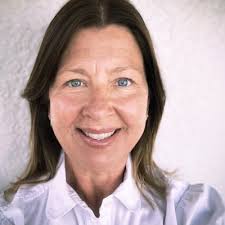 So my amazing friend, Tia Dreher is working to profile African American  women to celebrate Black History Month♥️🌟. Gina H. Curry is an active  social justice advocate for education, criminal justice… |