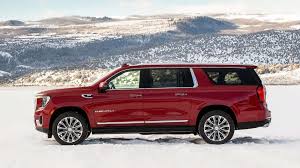 2021 Gmc Yukon Yukon Xl Move Further Away From Chevy In 2020 Gmc Yukon Gmc Luxury Cars Range Rover
