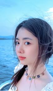 谭松韵][新闻]240906 谭松韵新动态引发粉丝热议,赞美之词溢于言表——本命星新闻