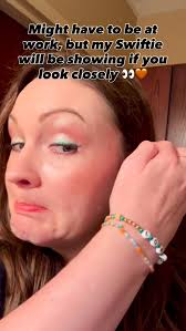 There will be signs… 💚🧡🔥💯 #lifeofashowgirl #taylorswift