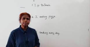 Dalam video ini, anda akan ketahui contoh ayat yang betul semasa bertutur dalam bahasa. Belajar Bahasa Inggeris Dalam Bahasa Melayu Video