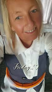 In from work.and straight into the hoop... 35 minutes completed... I got  that Friday feeling 🥰🥰 have a great weekend guys #hooptober 💚