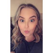 Heather Maxwell's Instagram, Twitter & Facebook