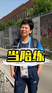 无肩带内衣 凸显 完美 性感 风采 绽放