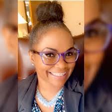 Carly Carr's Instagram, Twitter & Facebook