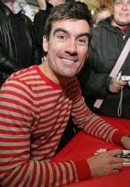 Love, love, love my new friends and family wall!