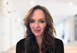 Melissa Seeley's Instagram, Twitter & Facebook