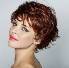 Coiffure cheveux courts frises apprendre a mettre en. Cheveux Courts Coupe De Cheveux Coiffure Courte