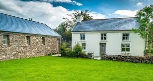 Holiday Barn In Bantry Cork Ireland Ir1881 Cottage Exterior Rustic Houses Exterior House Exterior
