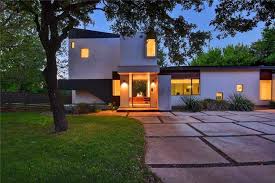 The story of these styles' evolution parallels the timeline features: 20 Industrial Style Homes Exterior And Interior Examples Ideas Photos Home Stratosphere
