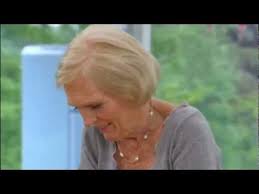 Always find mary berrys recipes are the best, well thought out but looking professional. Youtube Mary Berry Paul Hollywood And Mary Berry Mary Berry Recipe