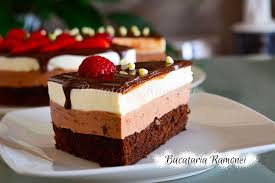 Tort Duo Cu Ciocolata Si Vanilie Pregatit De Ramona Dascalu In 2020 Mini Cheesecake Cheesecake Deserts