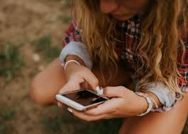 Doch wie verhält man sich richtig, wenn der typ, in den man sich mal verguckt hatte und der sich einfach nie wieder meldete, plötzlich wieder schreibt. Er Meldet Sich Plotzlich Nicht Mehr So Meldet Er Sich Wieder Bei Dir 6 Tipps Der Poet