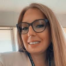 Ashley Bandy's Instagram, Twitter & Facebook