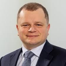 Sarah Lawrence, Global