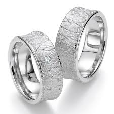 Man unterscheidet beispielsweise verschiedene richtungen der mattierung , z. Deine Ringe De Trauringe Weissgold Bayer 89009 083