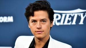 Instagram is my only social media. Cole Sprouse Riverdale Star Mit Neuer Freundin Er Ladt Sie Zum Kaffeedate Ein Bunte De