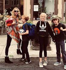 Hazel moder is a popular celebrity kid and a child actress. Hazel Moder Inside The Life Of Julia Roberts Daughter Naibuzz