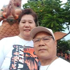 Isang bank manager ang nagugulat sa isang lola na nagde-deposit lagi ng  malaking pera kada linggo meron na itong 30 milyon sa bangko at kada linggo  ay nadadagdagan pa ito. Nakatuwaan niyang