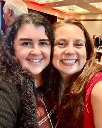 Danna Lee's Instagram, Twitter & Facebook