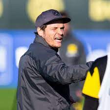 Edin terzic wife kora wölm: Edin Terzic Bvb Trainer Heiss Begehrt Bundesliga Klub Interessiert Bvb