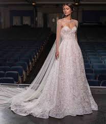 Allure abito damigella color tifgany : 30 Abiti Da Sposa Con Tocchi Di Colore