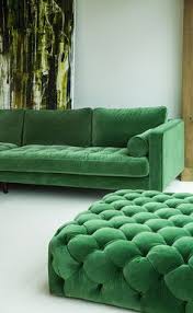 Green Velvet Twinning Moet Sofa De Terciopelo Verde Sofa Verde Y Muebles De Madera